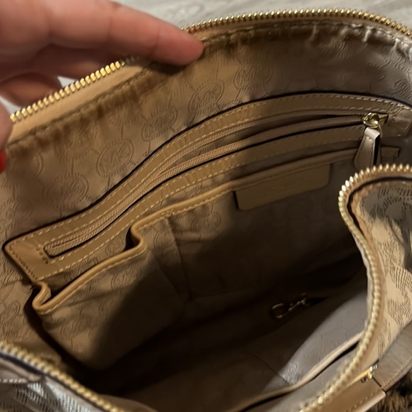 Michael Kors Vanilla PVC purse/crossbody - Picture 5 of 5